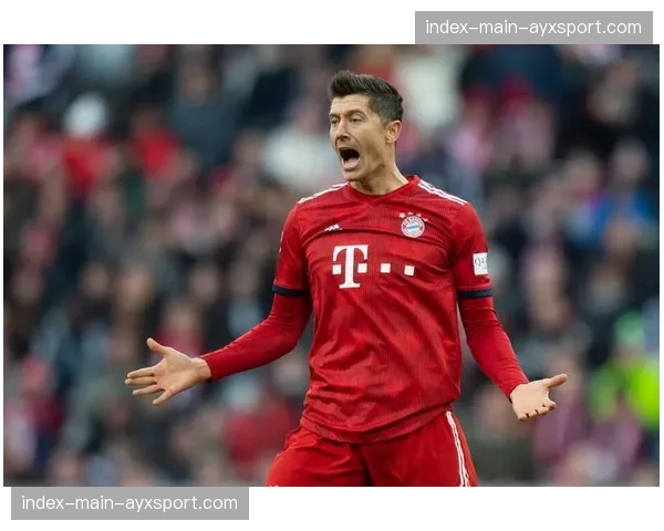 现场：大雪突袭慕尼黑，拜仁对阵柏林赫塔比赛一度中断清理积雪